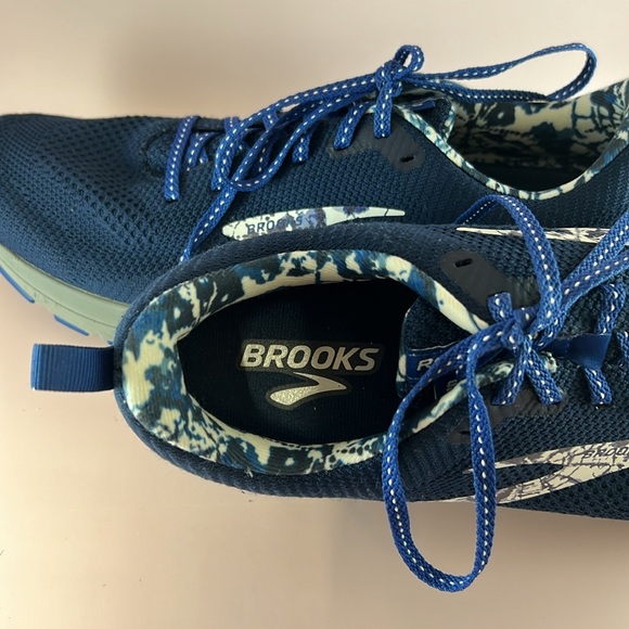 Brooks Revel 5 Used Men’s 13 Running Shoes Navy Blue White Gray - Picture 9 of 14